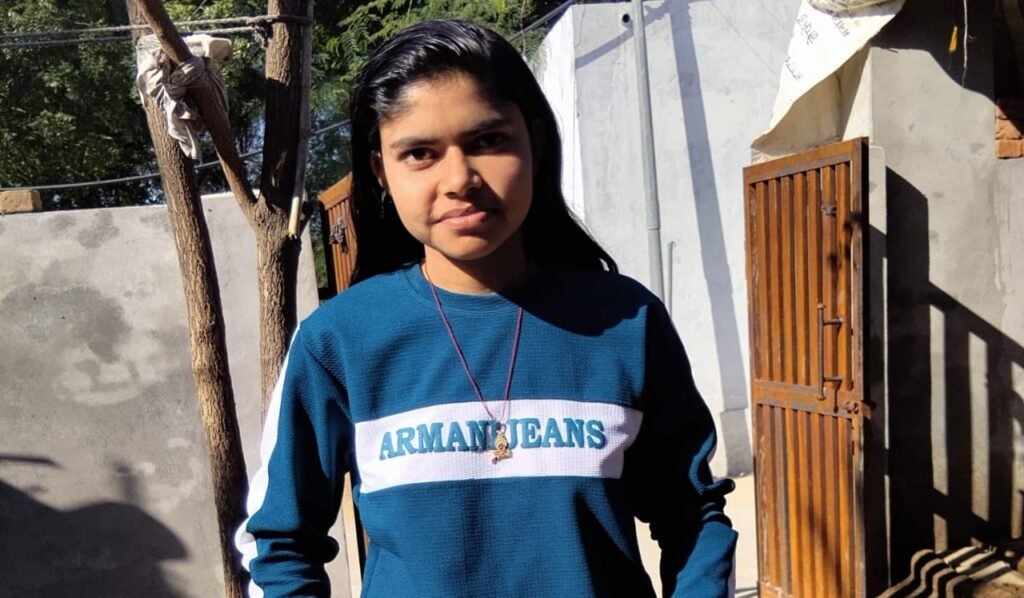 पिता एवं बहन के साथ मेला घूमने जा रही किशोरी को डंफर ने कुचला, मौत