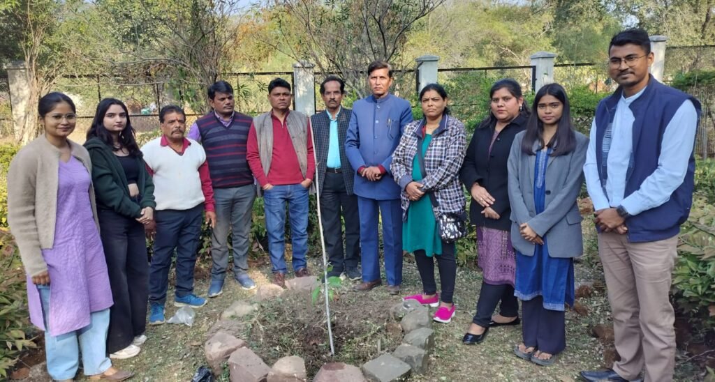 विश्वविद्यालय में विभागीय स्थापना दिवस एवं स्वामी विवेकानंद जयंती के अवसर हुए कार्यक्रम