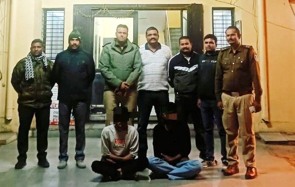 कार से ले जा रहे थे लाखों का डोडाचुरा,दो गिरफ्तार 