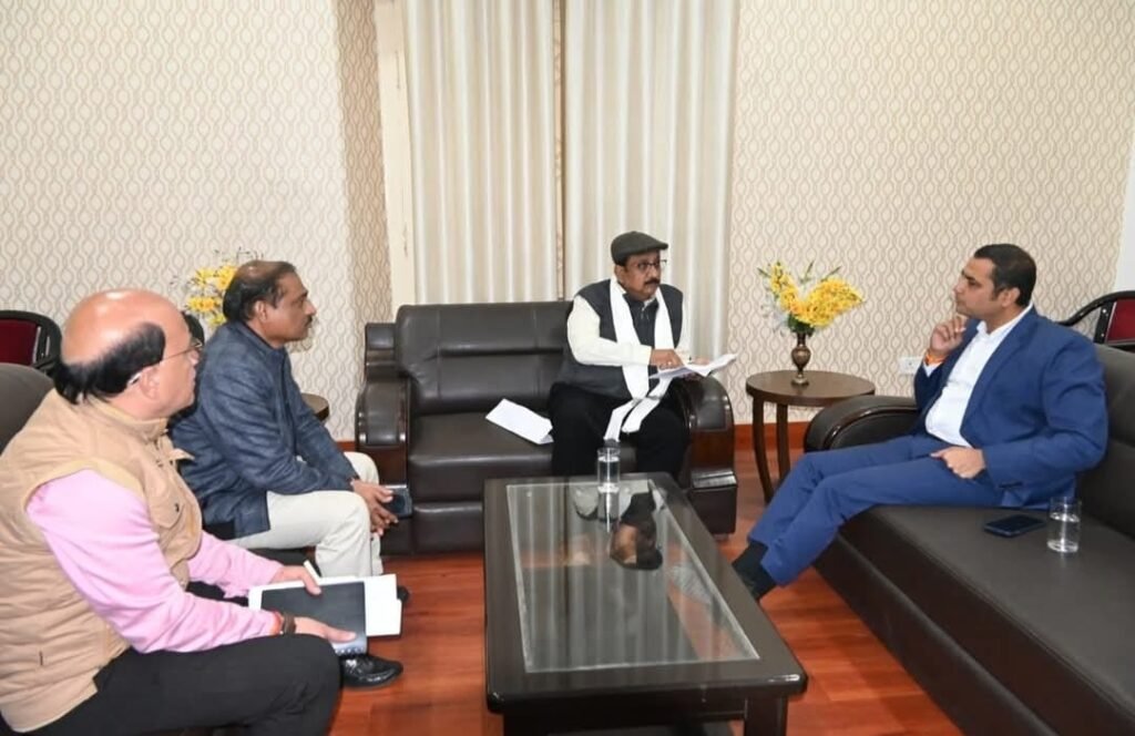 मंत्री डॉ. शाह ने की छात्रावास व्यवस्था पर चर्चा 