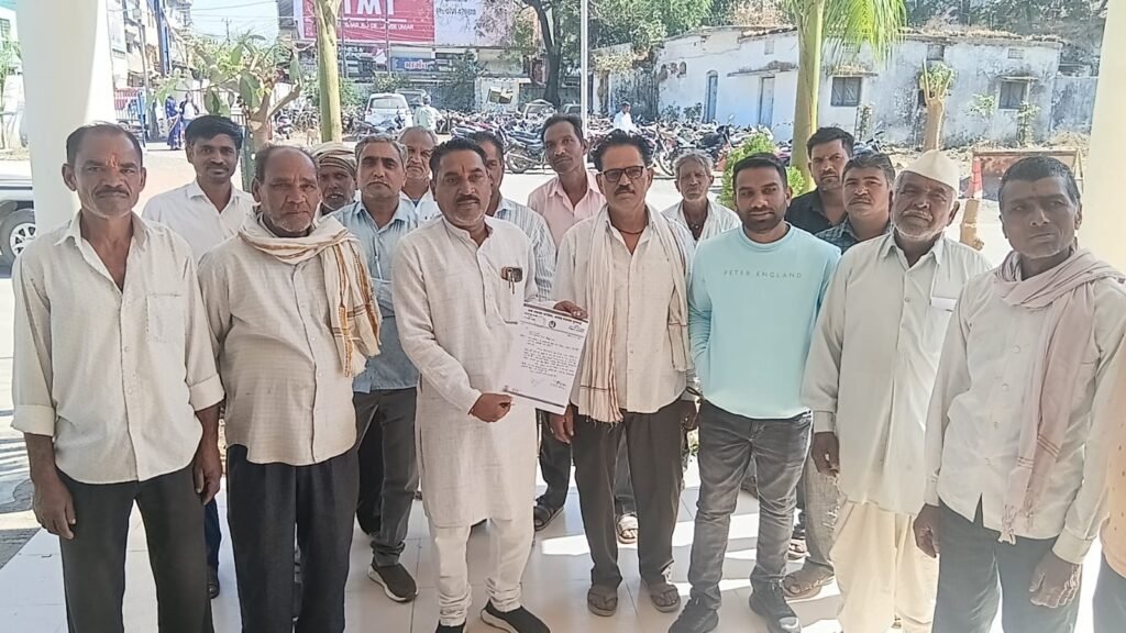 सांडिया के आसपास खेतों से हो रहे मोटर पंप, केबल,स्टार्टर चोरी  किसानों ने थाने में सौंपा आवेदन