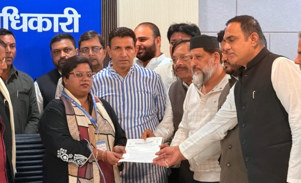 एसआईआर पर रार: मप्र कांग्रेस ने निर्वाचन आयोग को सौंपा ज्ञापन