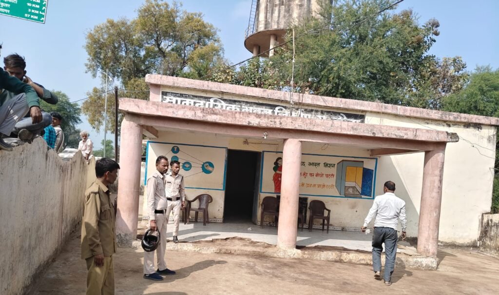 सामुदायिक भवन मे निजी स्कूल संचालन पर कार्रवाई 