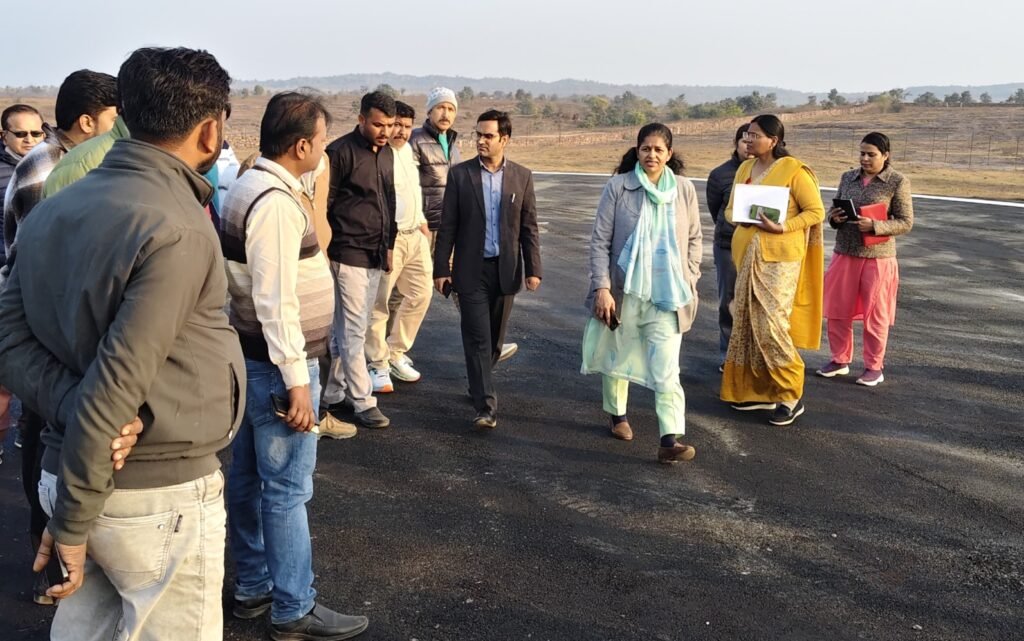 विधायक तथा कलेक्टर ने भैरवनाथ मंदिर लोकार्पण की तैयारियों का लिया जायजा