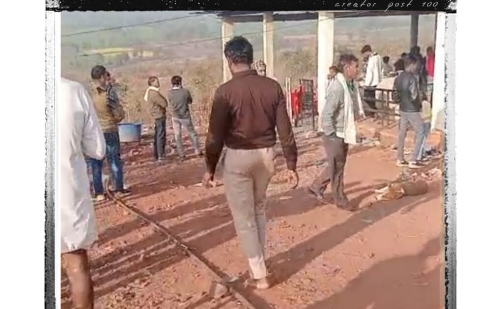 घुरेल धाम पर पहुंच रहे हजारों श्रद्धालु, सोमवार को हुए कई भण्डारे, भारी भीड़ रही 