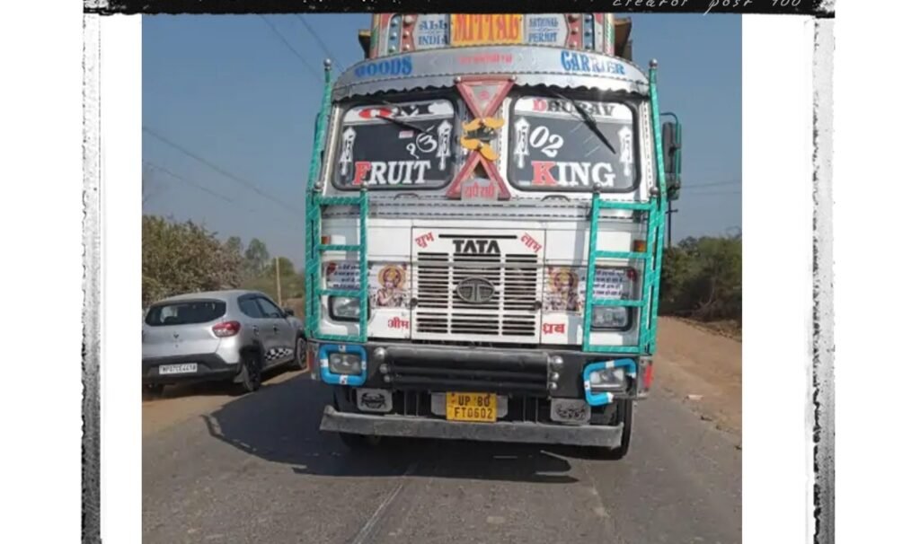 डंपर ने कुचला, दंपति एवं बेटी की मौत