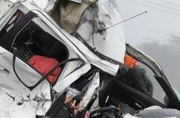 ट्रक की टक्कर से कार सवार चार लोगों की मौत