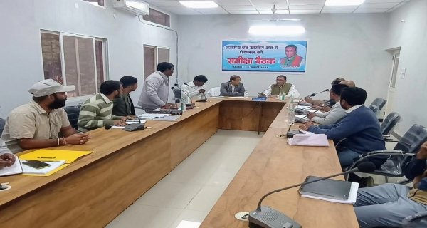 पेयजल व्यवस्था सुदृढ़ करने अवैध नल कनेक्शन पर कार्रवाई के आदेश