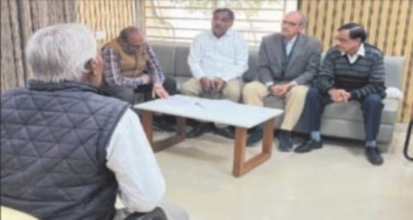 पुलिस पंचायत: अपनों के सताए बुजुर्ग आ रहे परेशानी बताने, परिचय पत्र बना संबल