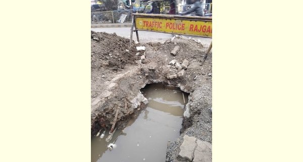 मेन  पेयजल लाइन से हो रहे थे कनेक्शन, बस स्टेण्ड तरफ 40 से 50 कनेक्शन मिले