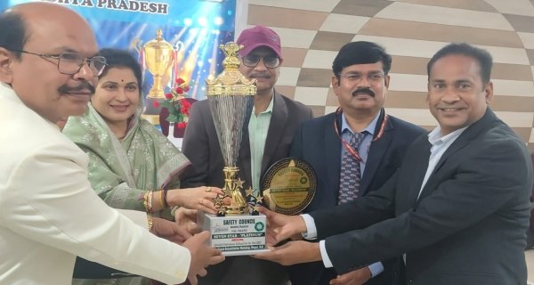 सवारी डिब्बा पुनर्निर्माण कारखाना भोपाल को मिला सेवन स्टार-प्लेटिनम सेफ्टी अवार्ड