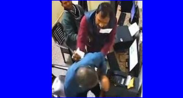 भाजपा के मंडल अध्यक्ष ने अस्पताल के कर्मचारियों से की मारपीट, स्टाफ ने किया हंगामा