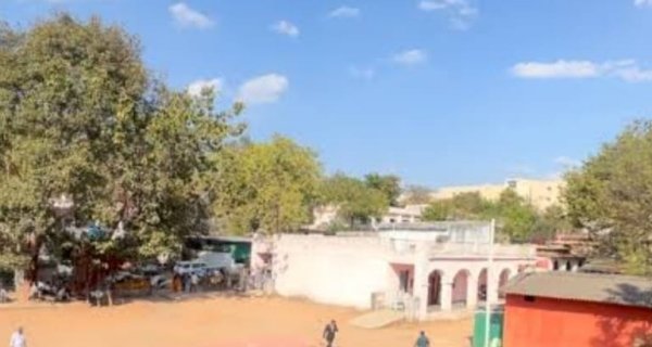 7 साल से आदेश ठंडे बस्ते में, जर्जर अस्पताल भवन बना हादसे का खतरा