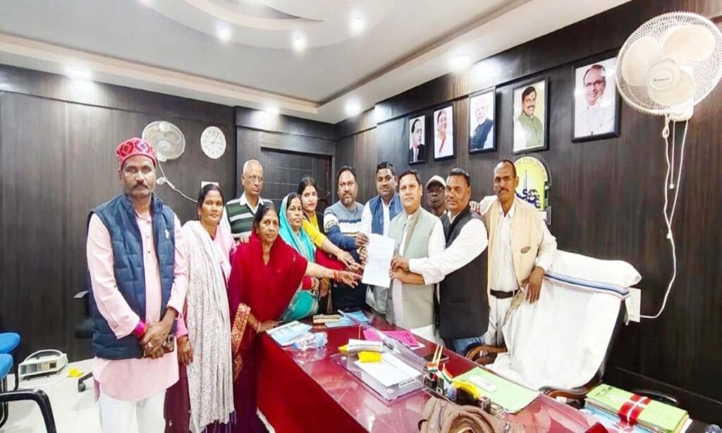 मॉडल रोड बना मुसीबत रोड, माजन से नवजीवन बिहार तक जनता बेहाल