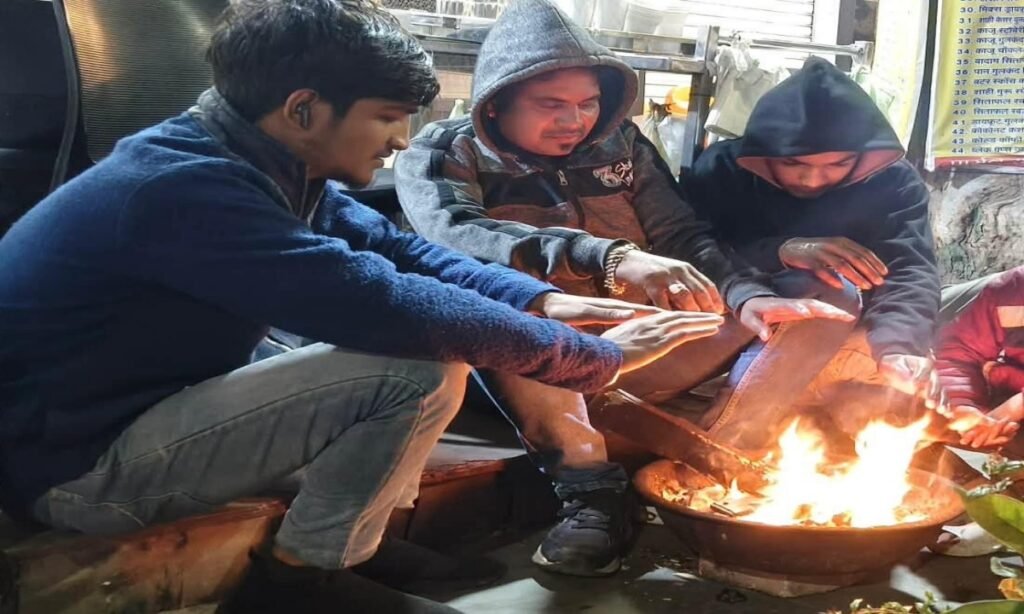 कल ओले गिरने के बाद आज पारा 4 डिग्री लुढ़का, दिनभर चली ठंडी हवाओं ने ठिठुरन बढ़ाई