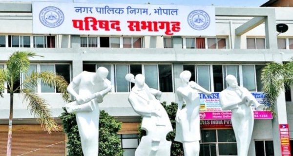 ननि में विलय के 18 साल बाद भी हक की लड़ाई: कोलार के 20 दैवेभो कर्मचारियों ने की नियमित करने की मांग