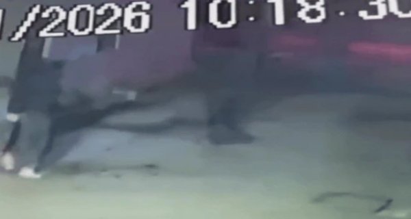 प्रोफेसर के स्कूटर में कार सवारों ने टक्कर मारी, फिर दौड़ा-दौड़ाकर पीटा