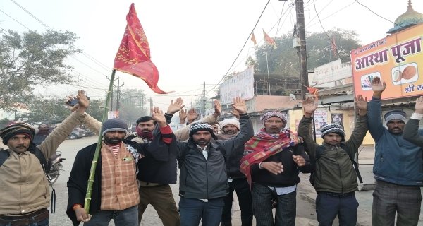 संक्रांति पर नर्मदा स्नान के लिए छोला रोड से बड़ी संख्या में श्रद्धालु नर्मदापुरम के लिए हुए रवाना