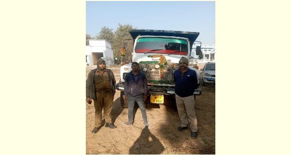 अवैध खनिज परिवहन पर कार्रवाई, डंफर जप्त