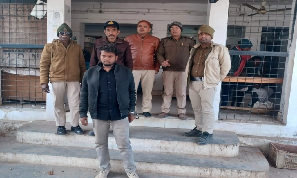 रिश्तेदार ने ही उड़ा दिए 5 लाख के आभूषण