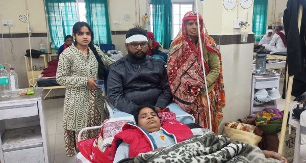 पेवर ब्लॉक से हमला, मां-बेटा घायल