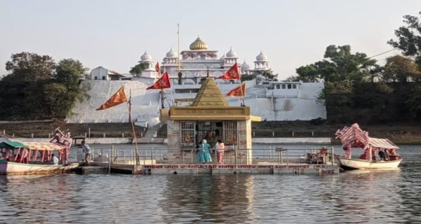 मकर संक्रांति पर नर्मदा घाटों में नहीं चलेगी नाव