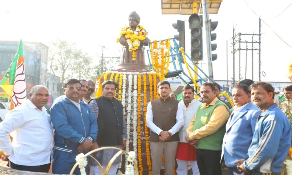 विवेकानंद के विचार आज भी युवाओं के प्रेरणास्रोतः महापौर