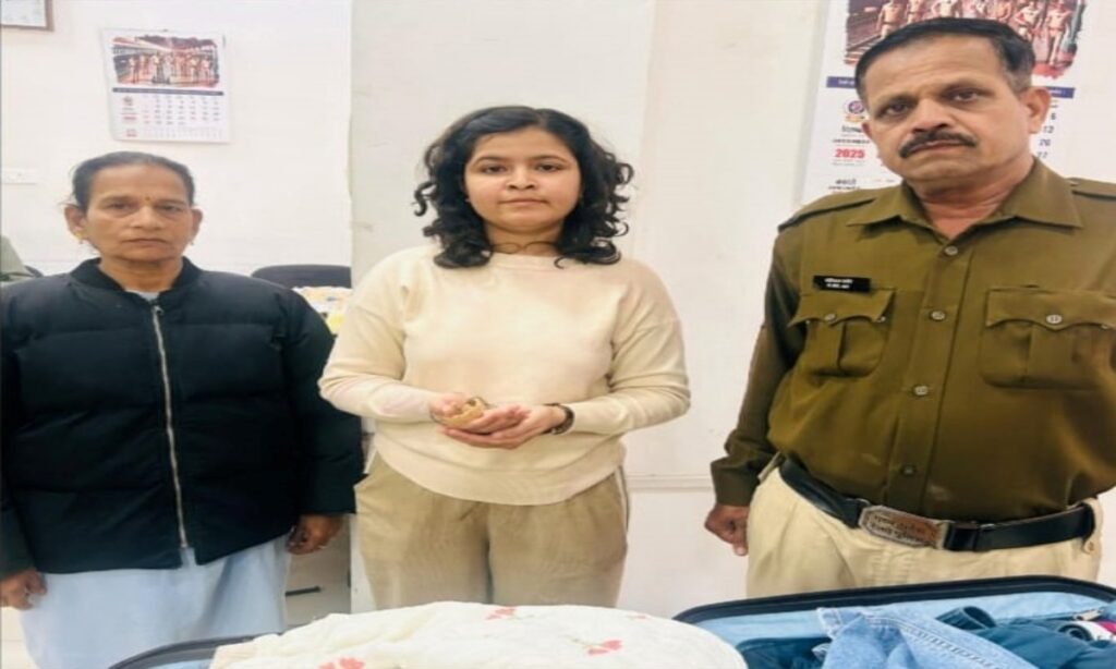 दो अलग-अलग मामलों में यात्रियों का खोया सामान सुरक्षित लौटाया