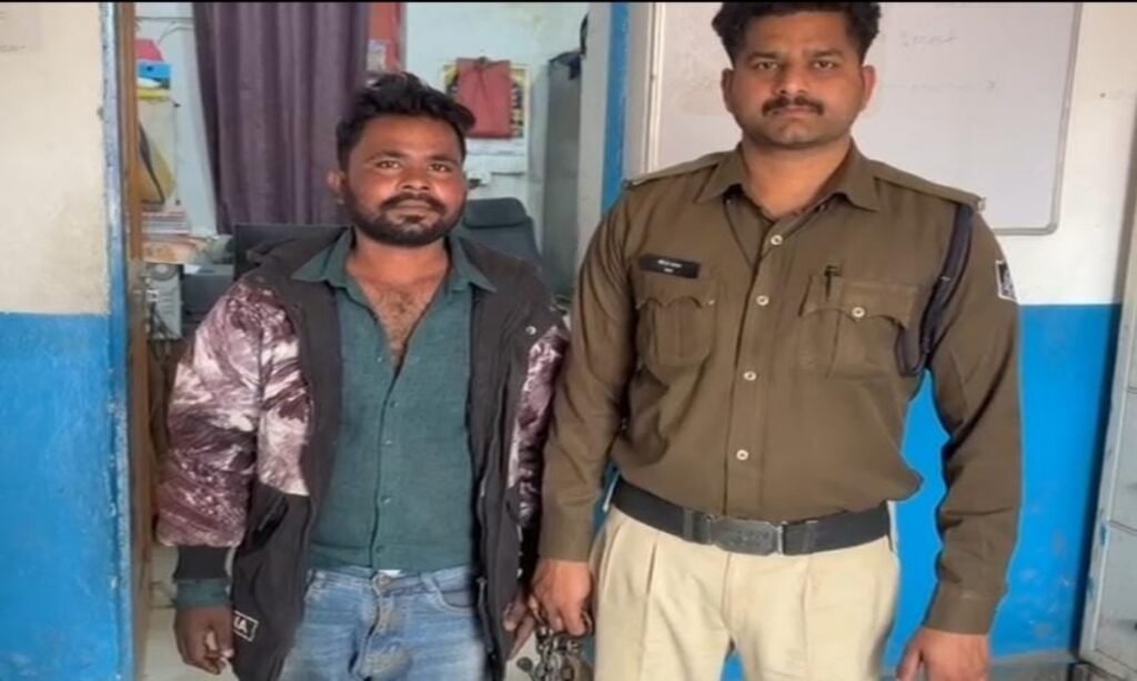 बैट्री चोरी का आरोपी गिरफ्तार