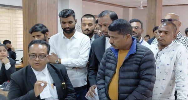 प्रॉपर्टी बेचने के नाम पर बिल्डर ने हड़पे 15 लाख