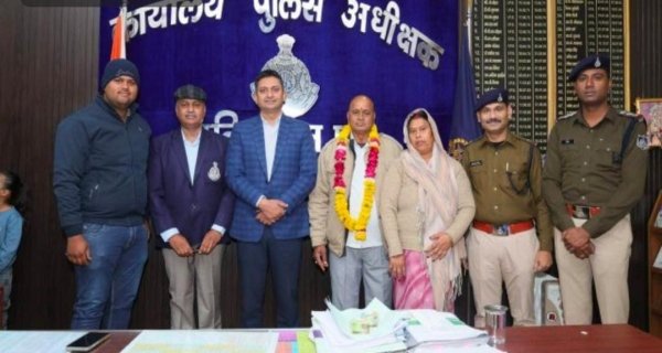 सब इंस्पेक्टर एवं 4 प्रधान आरक्षकों को एसपी ने दी विदाई