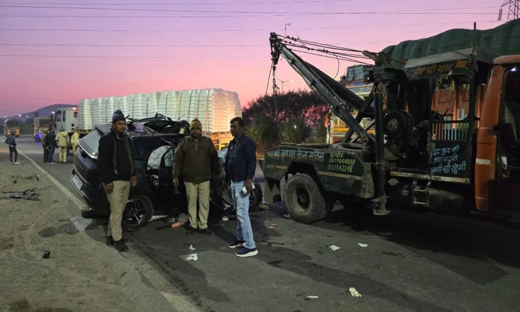 बर्थडे पार्टी मनाकर लौटते समय हादसा: पूर्व मंत्री बाला बच्चन की बेटी सहित 3 दोस्तों की मौत