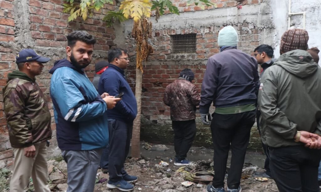 भागीरथपुरा के घरों में कोबो टूल के माध्यम से रियल टाईम सर्वे