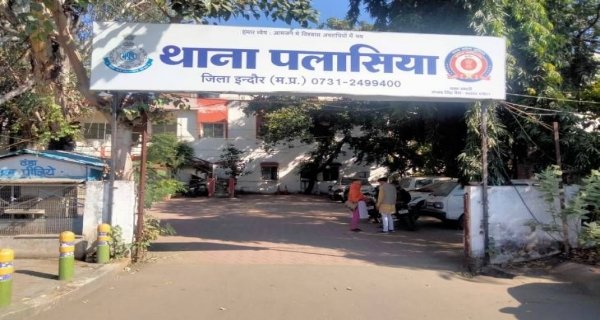 खजराना ब्रिज पर लूट की कोशिश नाकामयाब, युवक घायल