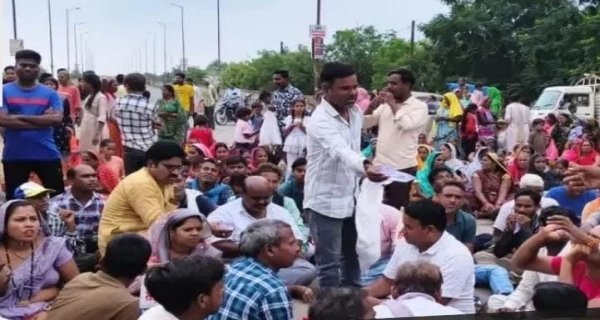 मजदूरी से​ जिंदा लौटा था राकेश, सुबह बिस्तर पर मिली लाश, चक्काजाम