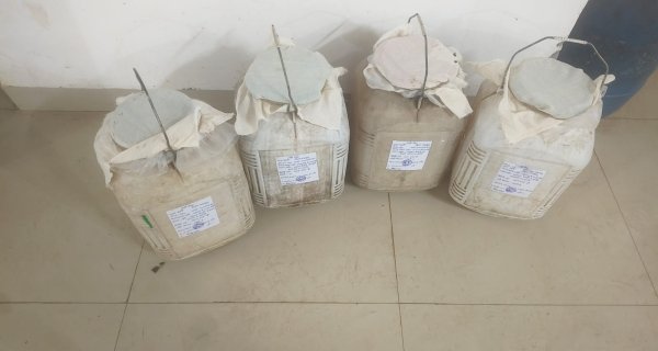 पुलिस को चमका देकर भाग निकला शराब तस्कर