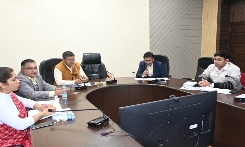 पाठ्यक्रम समय पर पूर्ण कर शत-प्रतिशत परिणाम लाएं