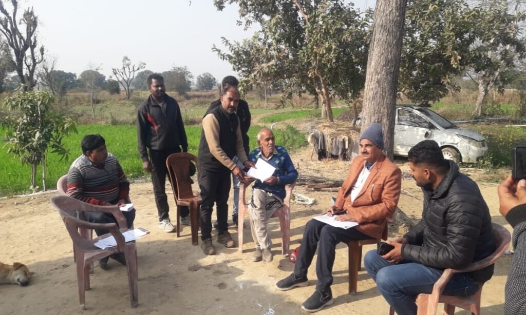 बड़े बकायादारों से बिजली बिल वसूलने घर पहुंचे अधीक्षण यंत्री