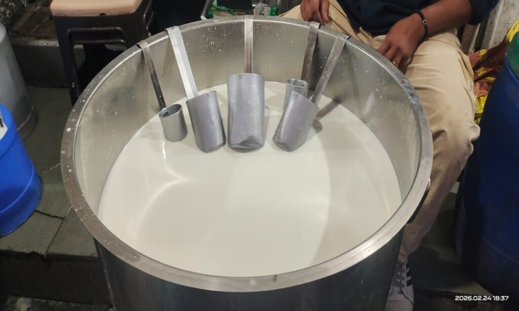 पानी की ही नहीं, दूध में दूध की भी हो रही है मिलावट