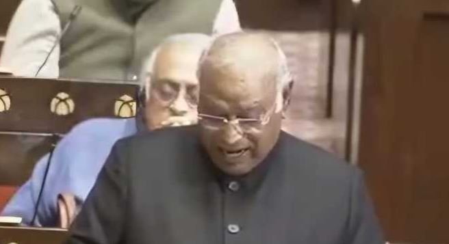 संसद में रणनीति बनाने के लिए विपक्षी दलों की बैठक