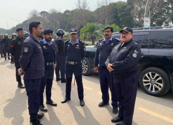 इस्लामाबाद की इमामबारगाह में विस्फोट से 31 मरे , 170 घायल