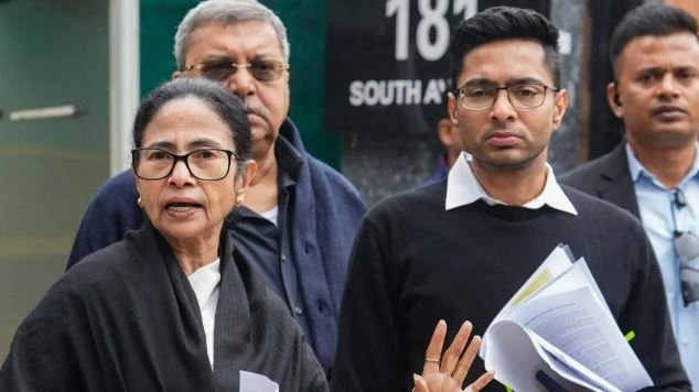 सुप्रीम कोर्ट में आज वकील के अवतार में दिखेंगी ममता बनर्जी; बंगाल वोटर लिस्ट विवाद पर मुख्य न्यायाधीश के सामने खुद पेश करेंगी दलीलें, 1.25 करोड़ नामों पर मचा है घमासान