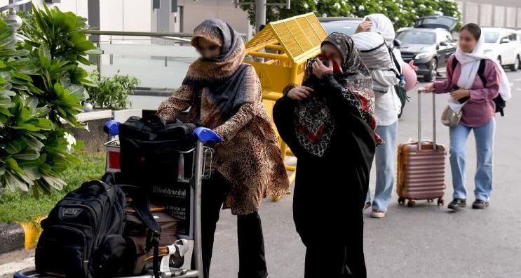 ईरान में फंसे हजारों भारतीय छात्र, युद्ध की आशंका के बीच घर लौटने की सलाह लेकिन यूनिवर्सिटी नहीं दे रही इजाजत, करियर और सुरक्षा के बीच फंसी जान
