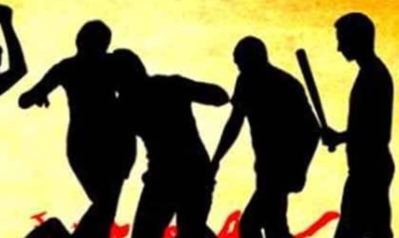 तवा-लाठियों से हमला, तीन घायल, एक गंभीर