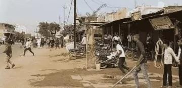 भारत बंद के दौरान करैरा में दुकानों में जमकर तोड़फोड़