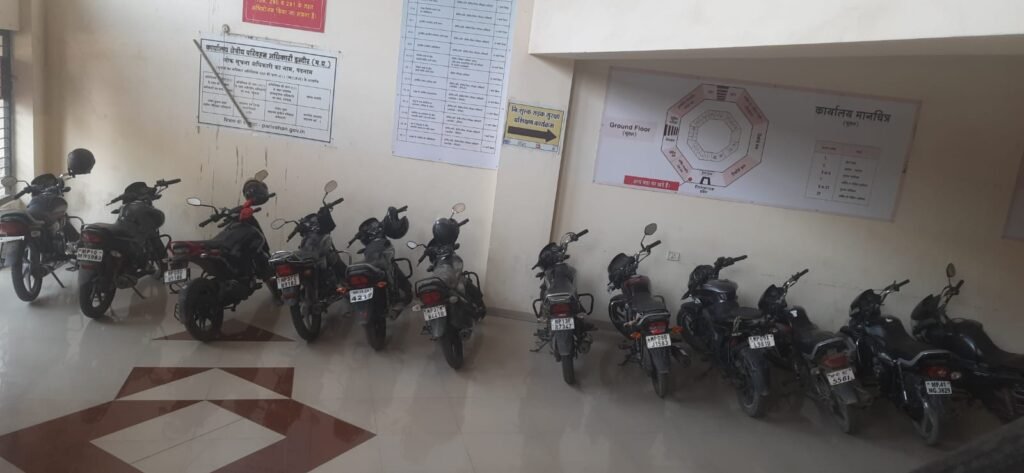 बिना ट्रेड लाइसेंस चल रही रैपिडो बाइक टैक्सी पर कार्रवाई, 12 बाइक जब्त