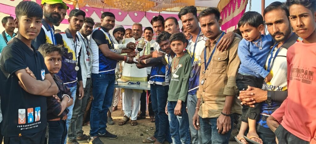 सिंगपुरी सरपंच कप सीजन-2 का समापन: साईंखेड़ा 11 ने जीता खिताब, फाइनल में सिंगपुरी को 28 रनों से हराया