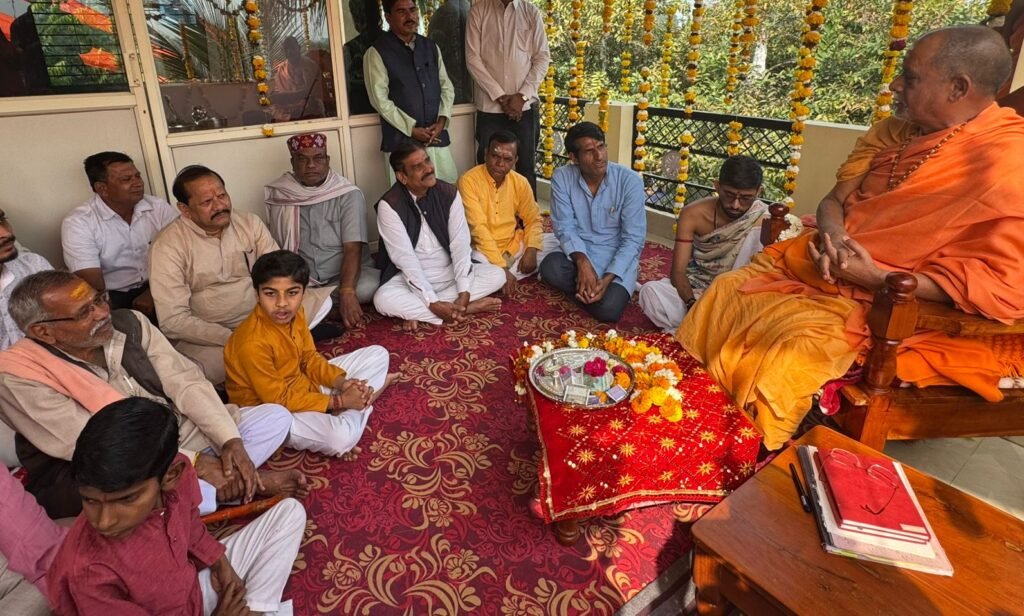 सोहागपुर रेलवे समस्या: जनहित में आंदोलन से पीछे न हटें, एकजुट होकर मांग रखें: शंकराचार्य