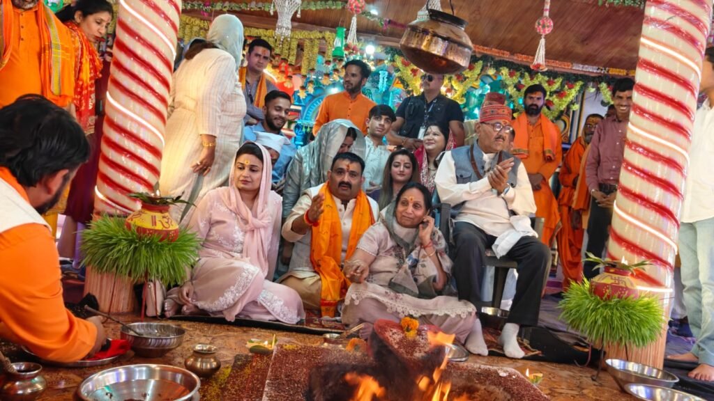 भोलेनाथ की अनंत कृपा से आलोकित हुआ निलकंठेश्वर भक्ति धाम, 36वीं वर्षगांठ पर उमड़ा आस्था का सागर