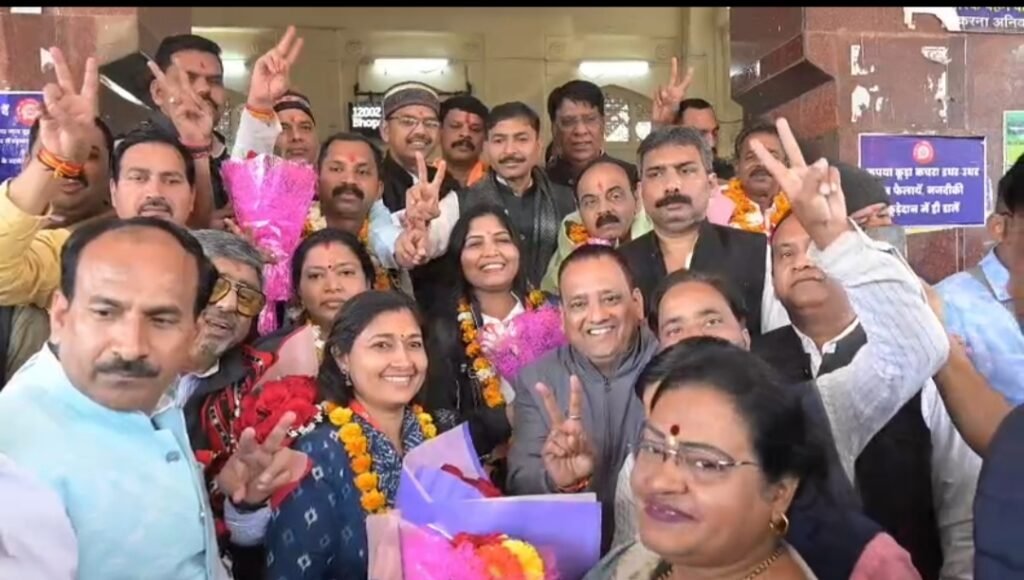 भाजपा फॉर विकसित केरलम कार्यक्रम के तहत केरल के जनप्रतिनिधियों ने किया प्रदेश कार्यालय का दौरा और मेट्रो में भ्रमण